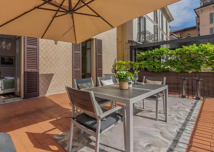 Lägenhet La Terrazza Cavour By Wonderful Italy *